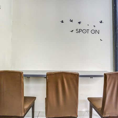 Spot On 90780 Gang Tengah Homestay Syariah Σεμαράνγκ Εξωτερικό φωτογραφία