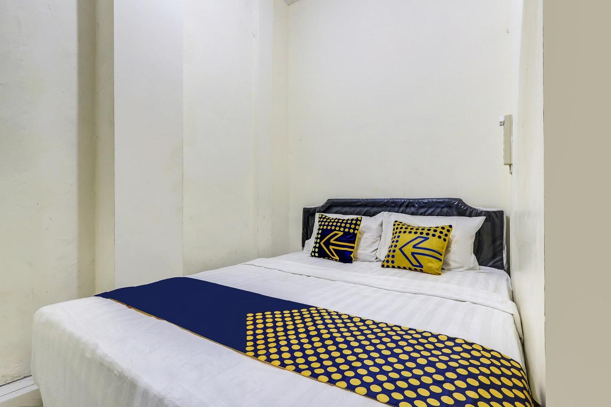 Spot On 90780 Gang Tengah Homestay Syariah Σεμαράνγκ Εξωτερικό φωτογραφία