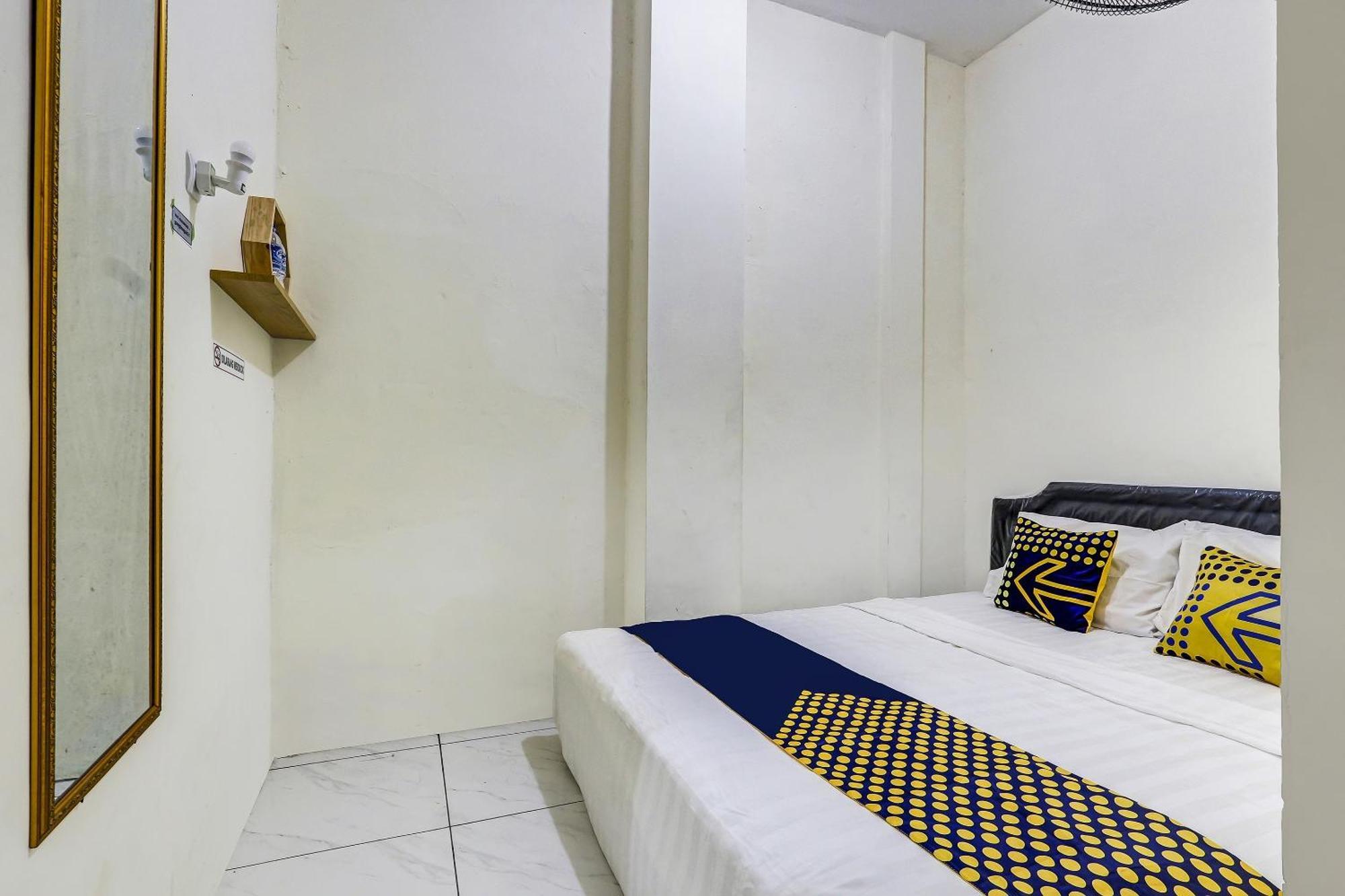 Spot On 90780 Gang Tengah Homestay Syariah Σεμαράνγκ Εξωτερικό φωτογραφία