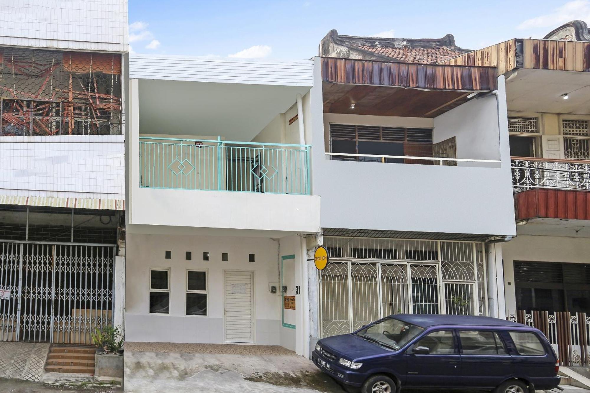 Spot On 90780 Gang Tengah Homestay Syariah Σεμαράνγκ Εξωτερικό φωτογραφία