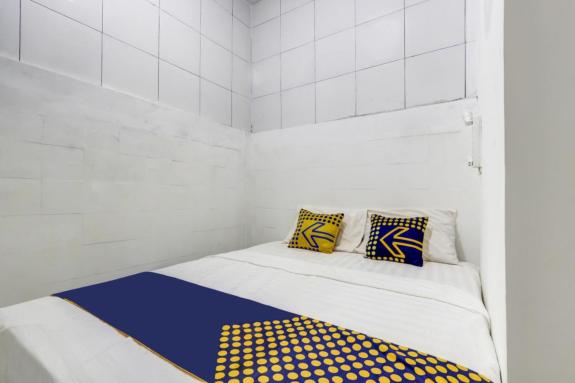 Spot On 90780 Gang Tengah Homestay Syariah Σεμαράνγκ Εξωτερικό φωτογραφία