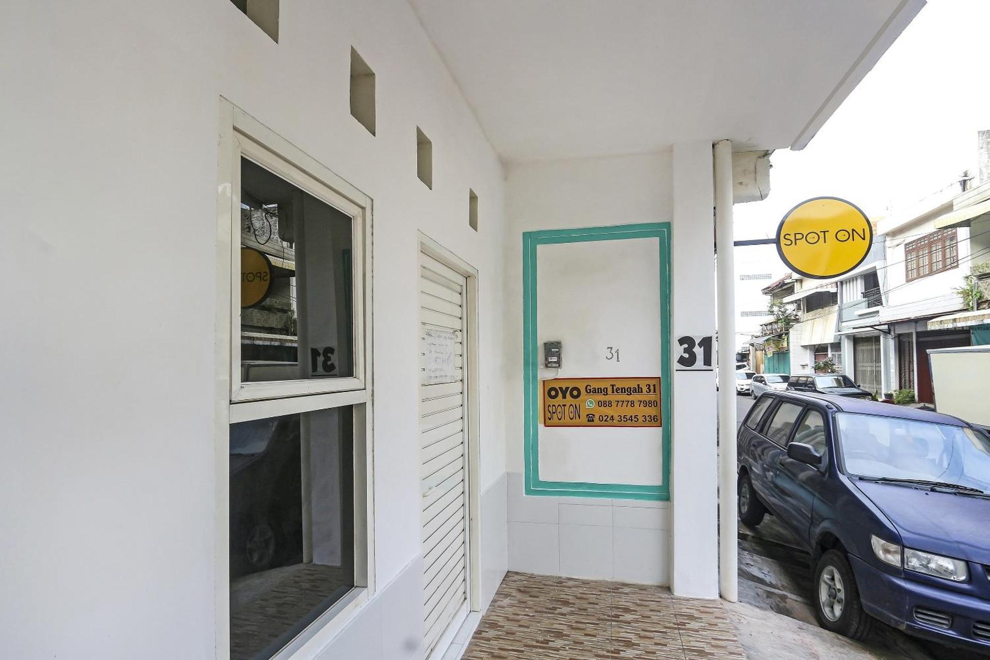 Spot On 90780 Gang Tengah Homestay Syariah Σεμαράνγκ Εξωτερικό φωτογραφία